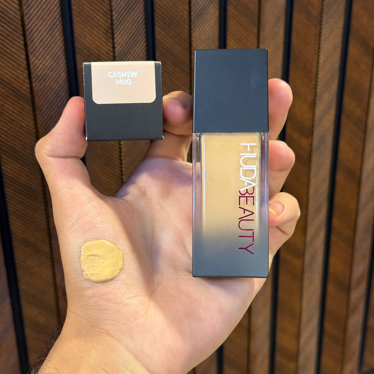 Huda Fauxfilter Luminous Matte Liquid Foundation